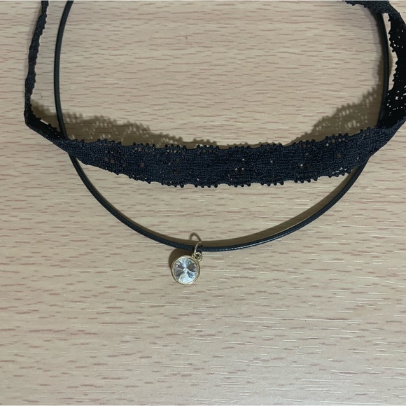 Black lace choker - Picture 2 of 2